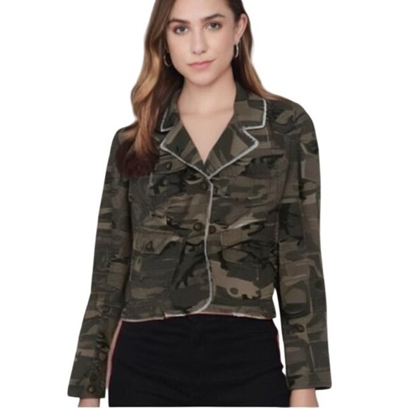 Bailey's Point Camo Print Frayed Trim Buttoned Pockets Jean Jacket Size L 11/13 - Picture 1 of 16